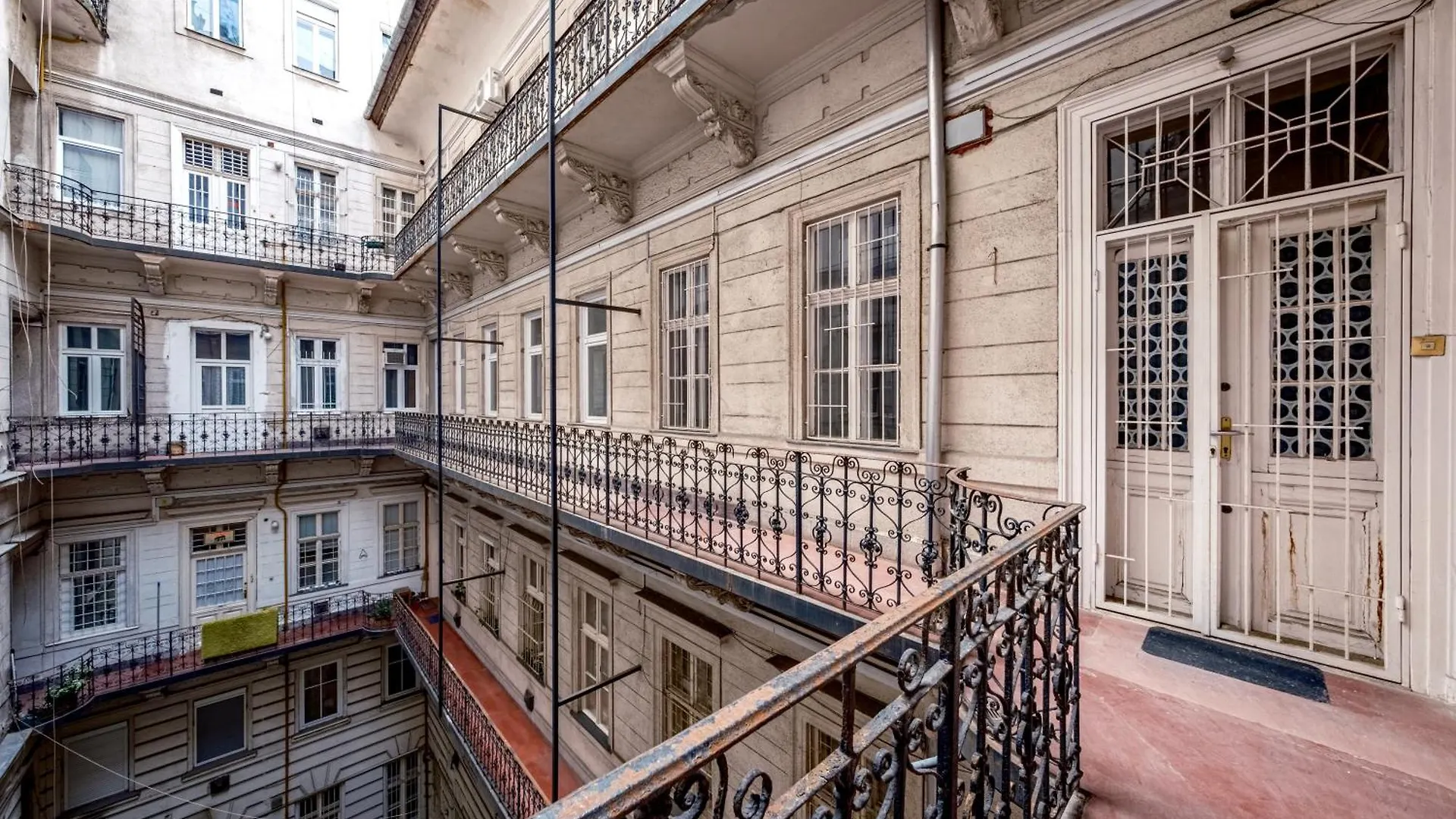 Soho Downtown Apartment Budapest